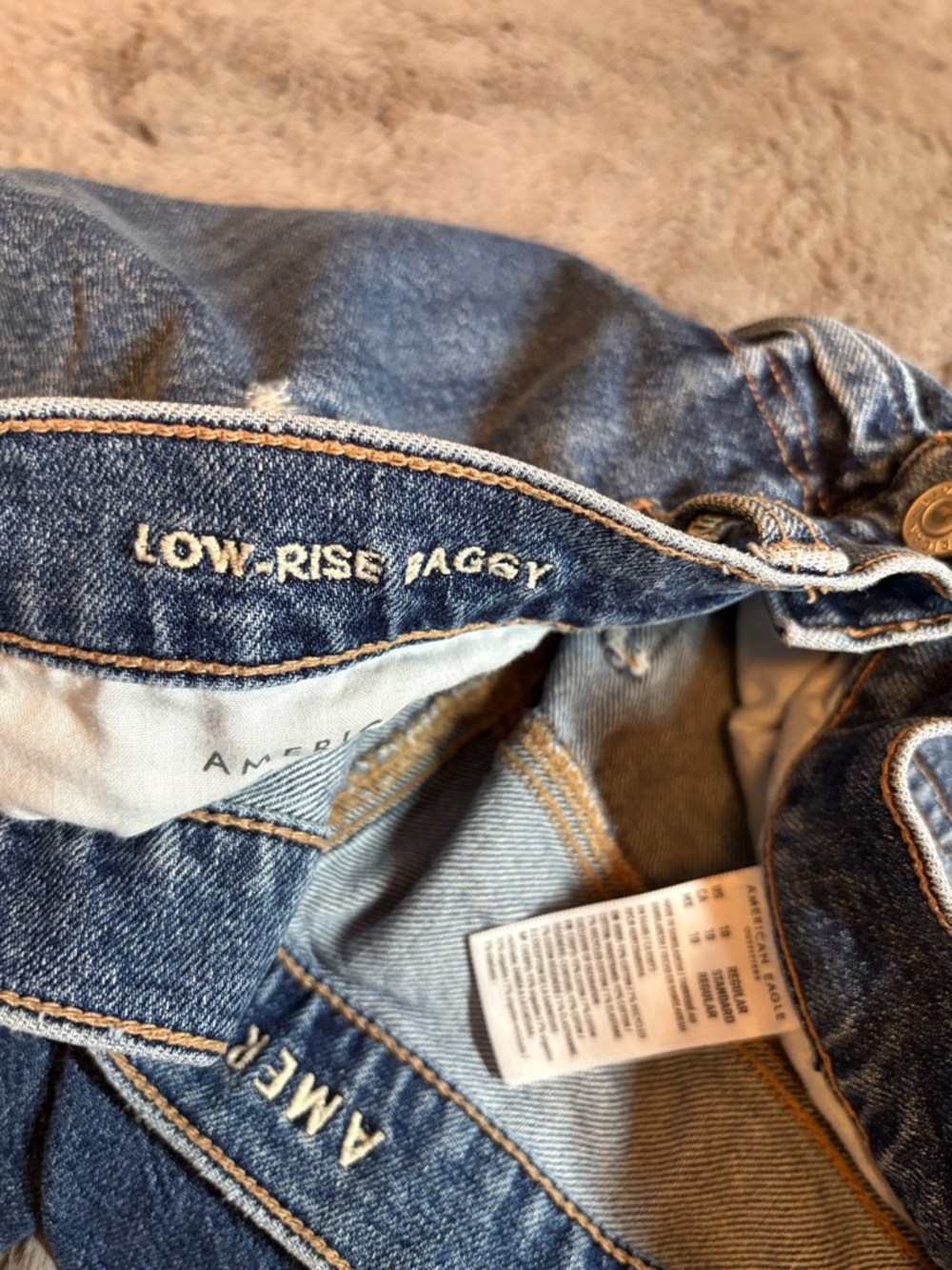 American Eagle Women’s Baggy Jeans Size 10 - Picture 4 of 6